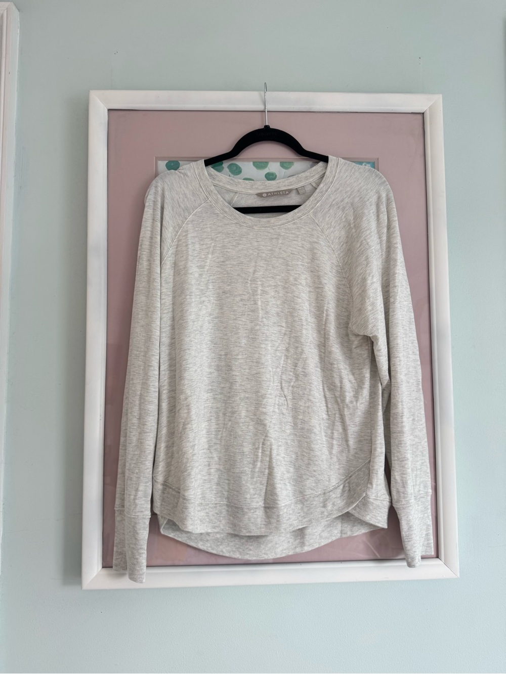 Light Gray Women's Long-Sleeve Pullover Sweater